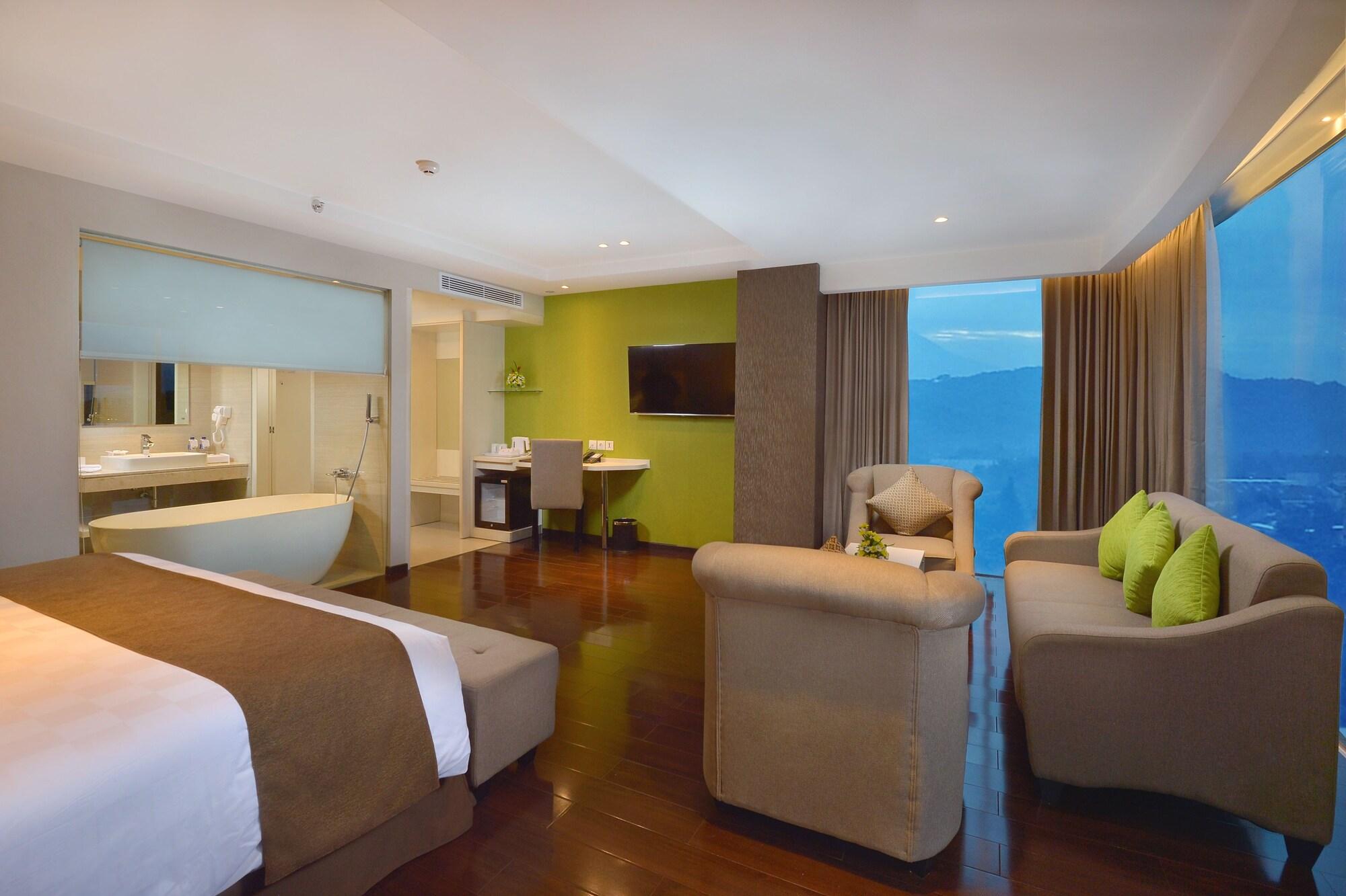 Platinum Adisucipto Hotel & Conference Center Kalasan Экстерьер фото