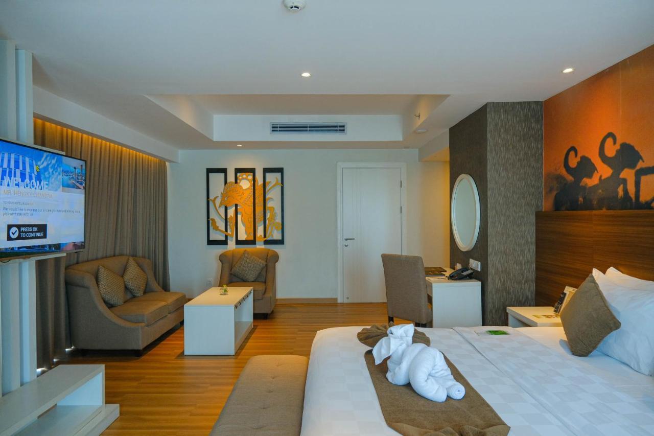 Platinum Adisucipto Hotel & Conference Center Kalasan Экстерьер фото