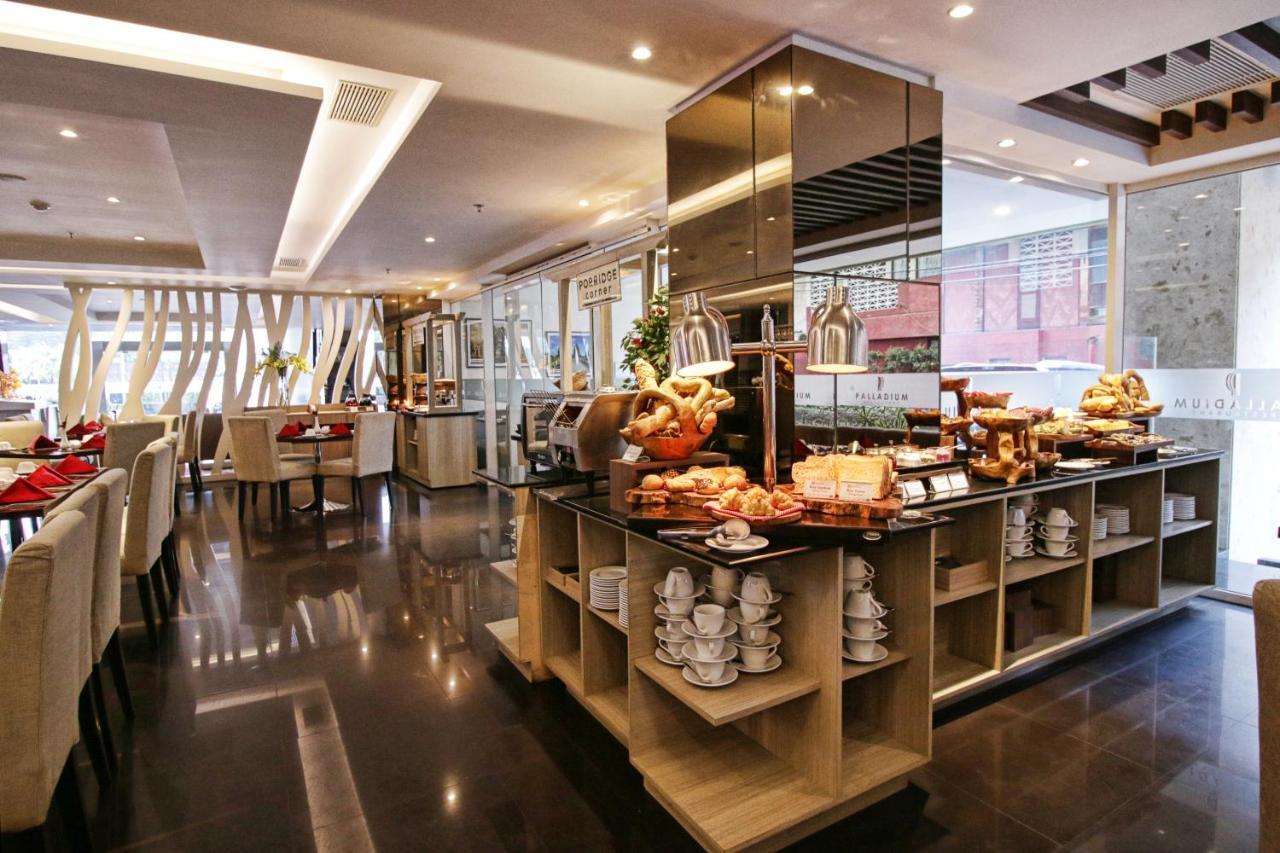 Platinum Adisucipto Hotel & Conference Center Kalasan Экстерьер фото
