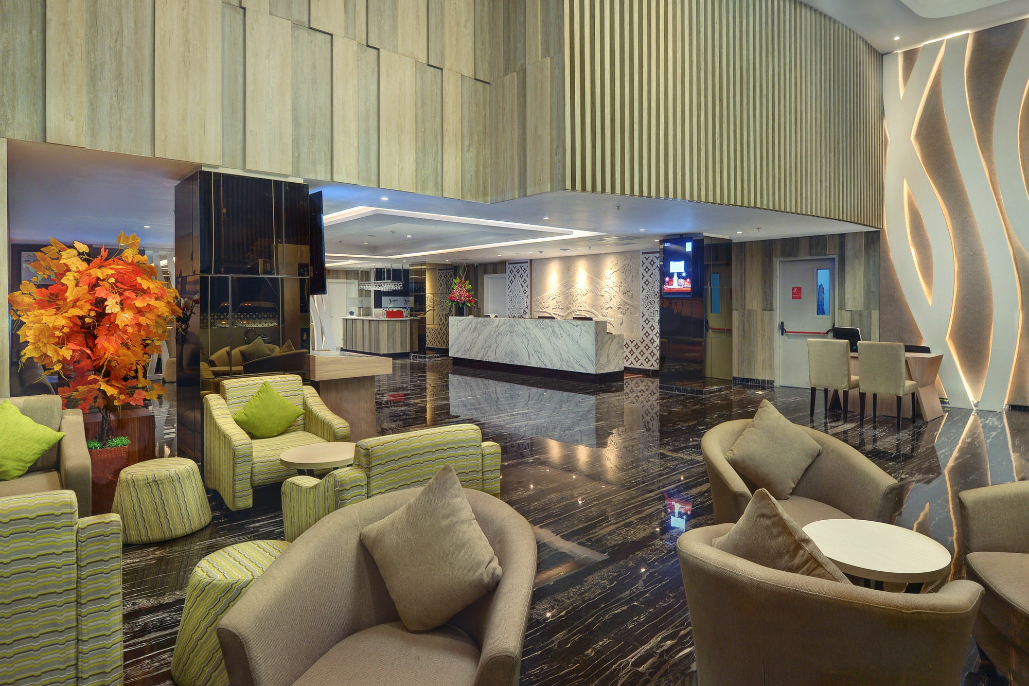 Platinum Adisucipto Hotel & Conference Center Kalasan Экстерьер фото